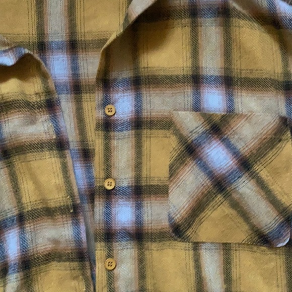 ✨Oversized Flannel✨ - Picture 3 of 5